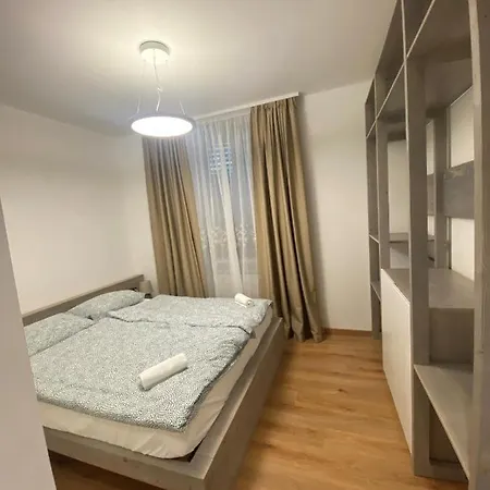Nona Polda Apartment *