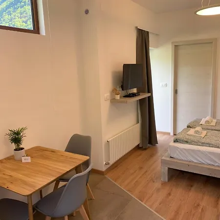 Nona Polda Apartment *