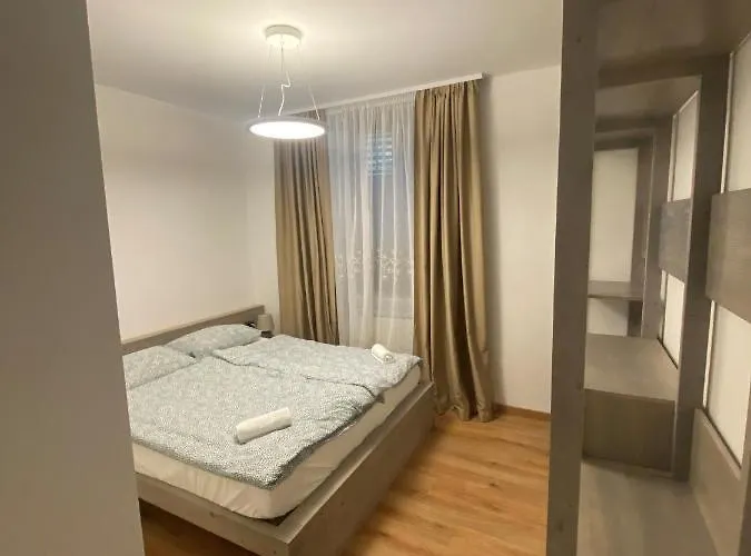 Apartment Nona Polda *