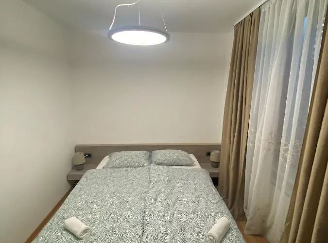 Apartment Nona Polda *