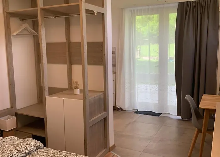 Nona Polda Apartment *